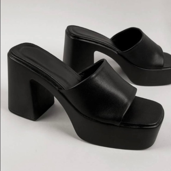 chunky sandals/heels - Picture 2 of 3